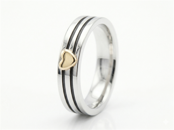 Randers Sølv damering med hjerte i 14 kt guld og skrå riller