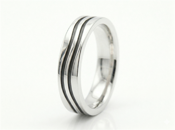 Randers Sølv herrering med skrå riller i sterling sølv