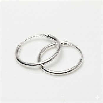 Creol øreringe i sterling sølv med en diameter på 13 mm og 1,2 mm tykke
