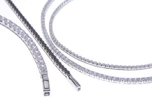 Houmann\'s populære diamant Tennis armbånd, flere farver, diamant str, farver og længder.