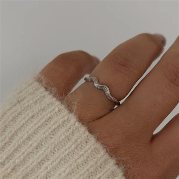 Naya - Sølv ring med bølget design, NAVA (One Size)