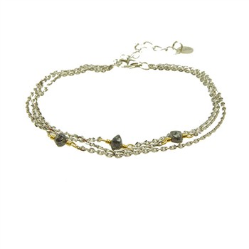 Elegant armbånd med tre kæder, antracit diamanter, sølv/guld detaljer og justerbar forlængerkæde.