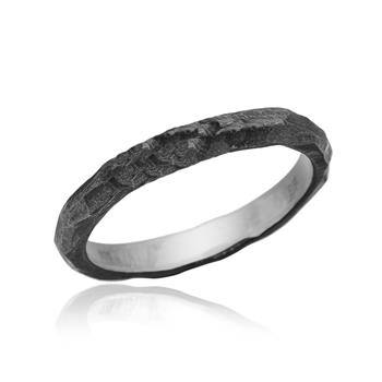 Blicher Fuglsang's Feminin ring i sort sølv