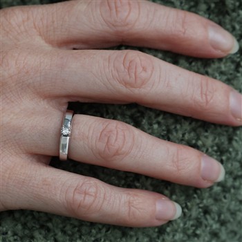 Aagaard's 14KT HV.D.RING BRILL.1X0,07CT WPI