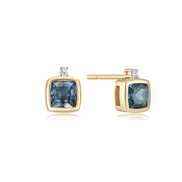 Støvring Design\'s Guld ørestikker
