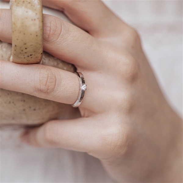 Aagaard\'s 14KT HV.D.RING BRILL.1X0,07CT WPI