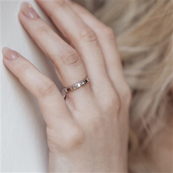 Aagaard's 14KT HV.D.RING BRILL.1X0,03CT WPI