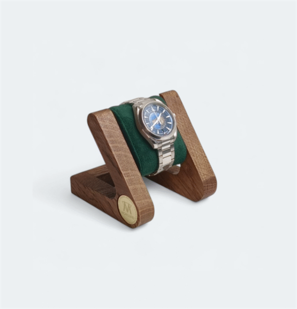 Watch stand i mørk egetræ - placer dit ur med stil - to farver pude