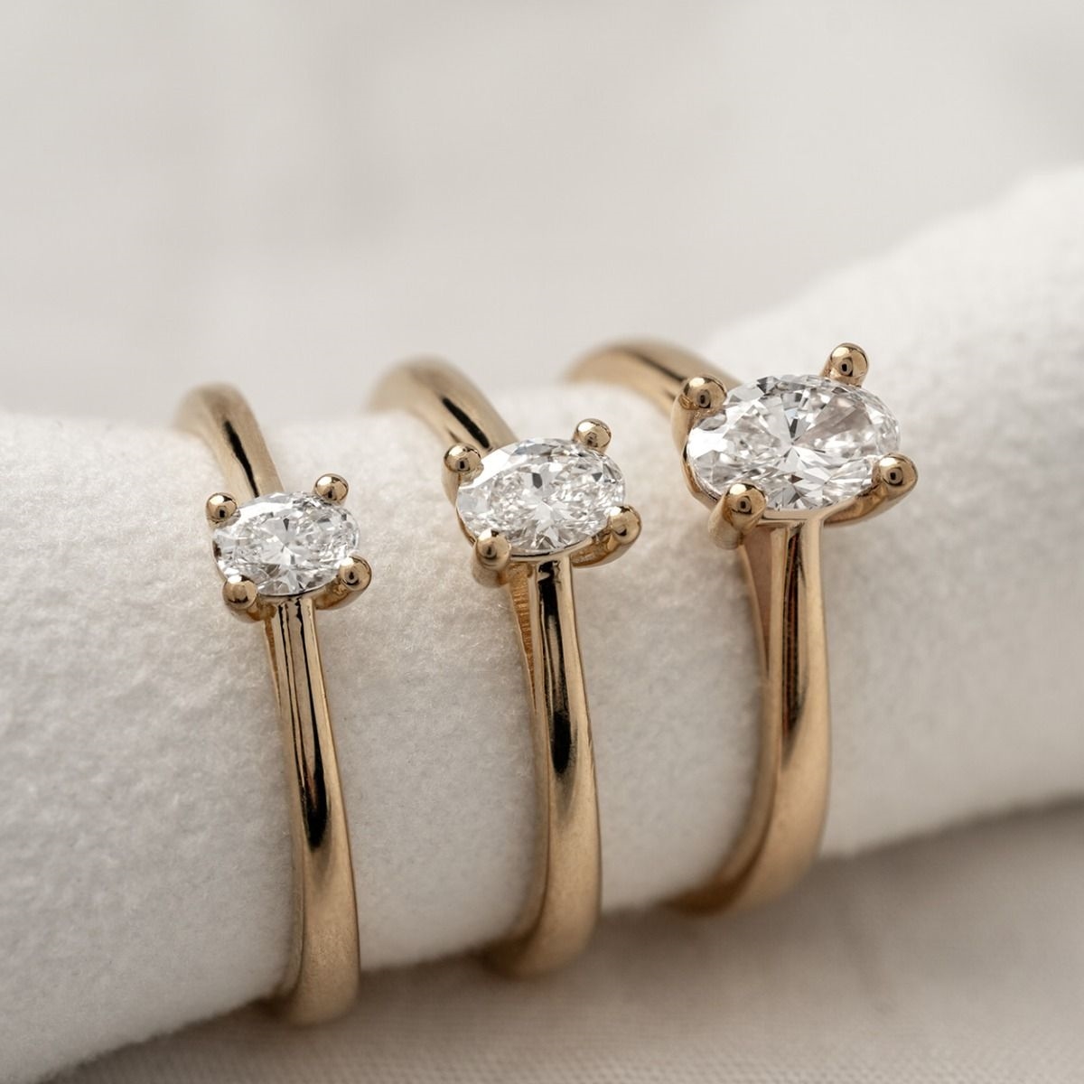 14 kt hvidguld ring, The One Oval serien fra Nuran med ialt 0,23 ct Diamant